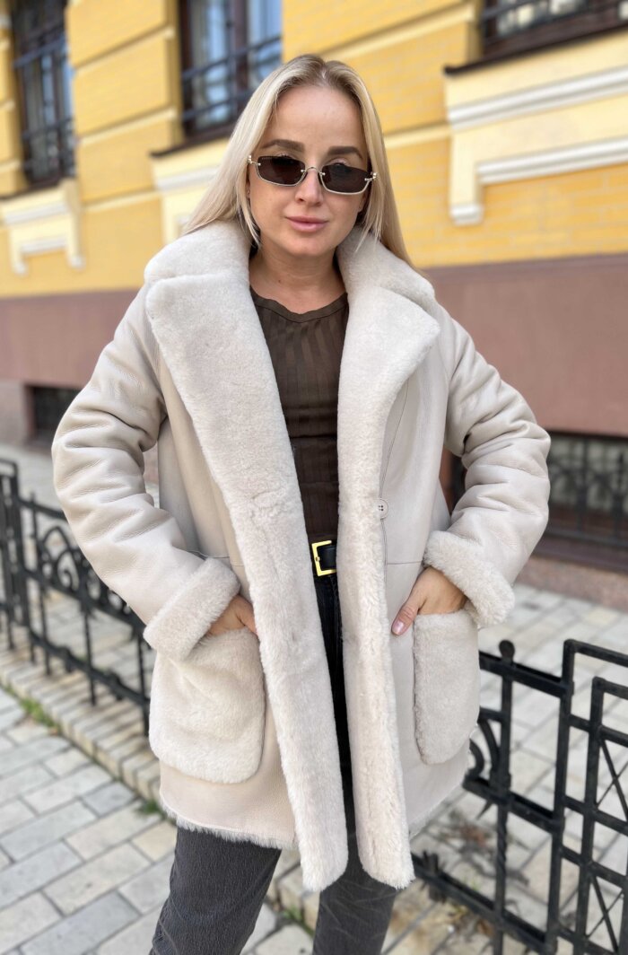 Дубленка из овчины в сером цвете