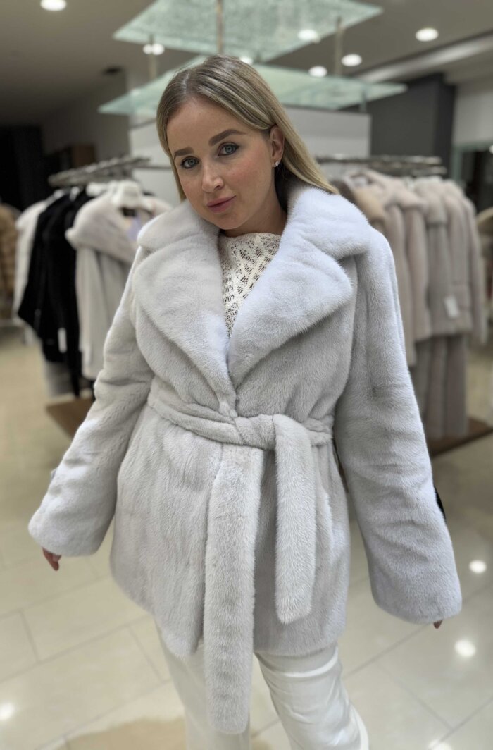 Шуба з норки кольору Metallic Grey