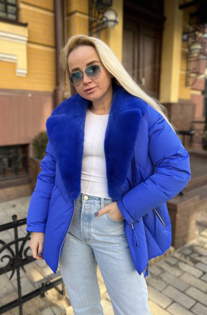 Пуховик с меховой отделкой